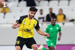 رسوایی جدید در سپاهان: پاسور در حساس‌ترین لحظه تیم را رها کرد!