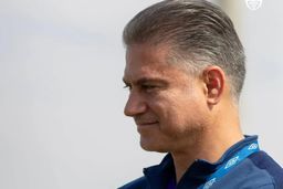 بمب خبری فوتبال ایران: شوک بزرگ به پرسپولیس! مطهری رسماً از وحید امیری خواست: کنار ما باش!