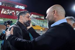 لُپ‌کشی جنجالی سرمربی استقلال از پیروز در تمرین! سهراب مرزهای شوخی را جابجا کرد؛ این همان سبک عابدزاده است؟