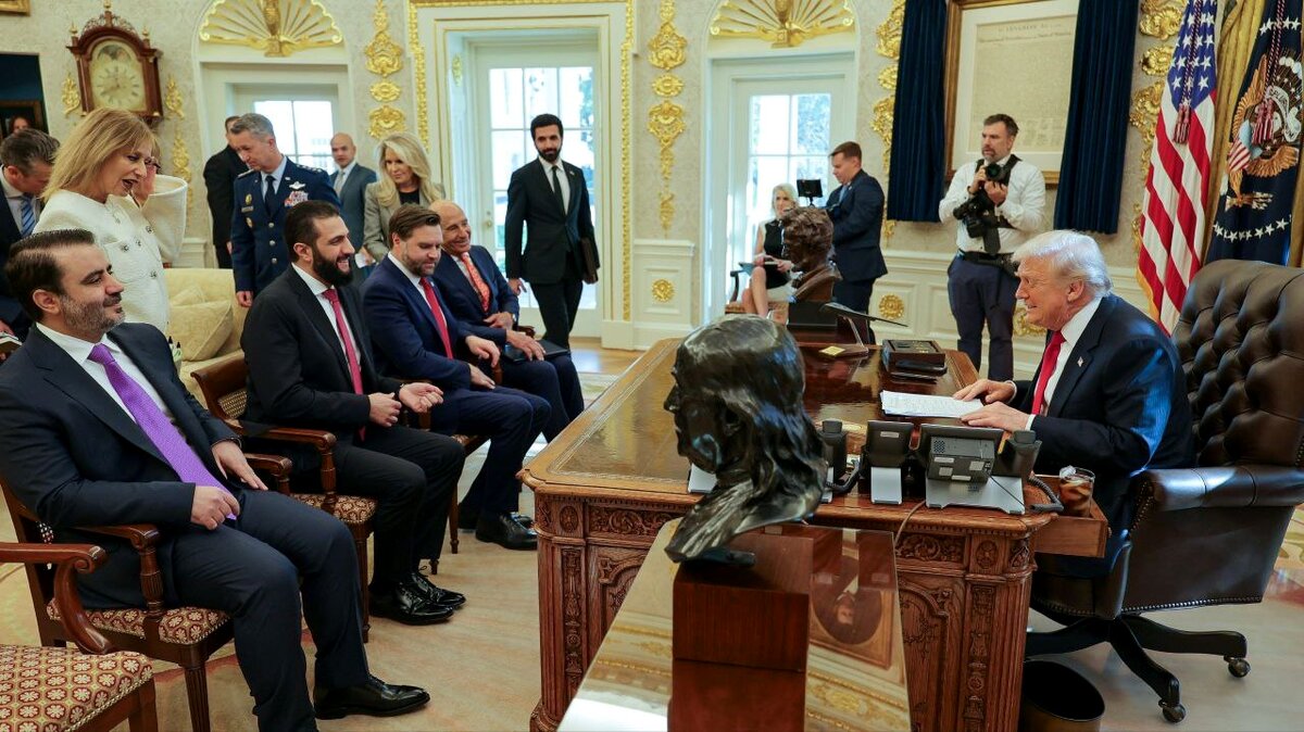 جولانی در کاخ سفید با ترامپ چه کرد؟ افشاگری تکان‌دهنده از پشت پرده دیدار!