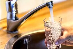 آب شرب گران شد؛ هر لیتر بیش از ۶۵۰۰ تومان، ۲ برابر مصرف یعنی ورشکستگی!