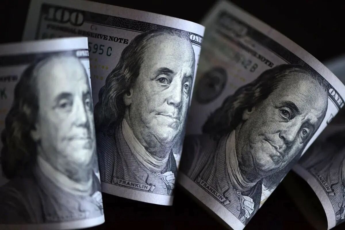 سقوط دلار در بازار مبادله! قیمت‌ها از کنترل خارج شد؟