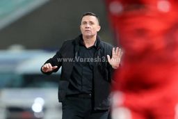 راز بقای اوسمار در پرسپولیس: با وجود ۵ باخت در ۷ بازی، او همچنان برکنار نمی‌شود!