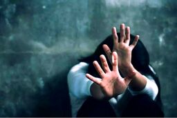 پلیس در جست‌وجوی متجاوزان نقابدار