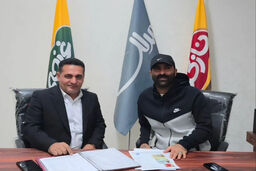 کیانی را اینگونه ندیده بودید! شوک ظاهر جدید سرمربی جنجالی بعثت در اولین تمرین (عکس)