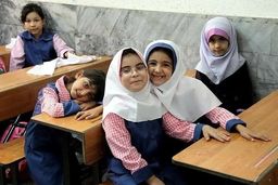 فاجعه آموزشی: آیا مدارس والدین را "خودپرداز" می‌بینند؟