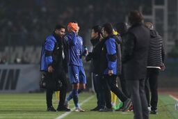 فریاد هواداران استقلال: بطری آب، تنها سهم آبی‌ها از بازیکنان!