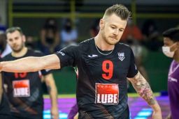 افشاگری تکان‌دهنده FIVB: ۲۰ مدل موی باورنکردنی زایتسف، سوپراستار والیبال که هیچ‌کس از آن خبر نداشت!
