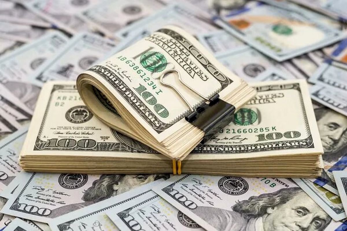 جنجال برای کسب سود از گرانی دلار/ انتقاد ۱۰ انجمن بزرگ از نرخ دلار نیمایی