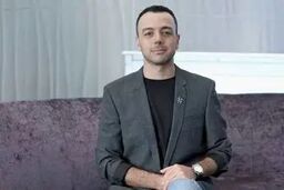 آقای مجری پا به فرار گذاشت