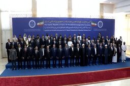تصاویر عجیب از پایان مراسم تحلیف