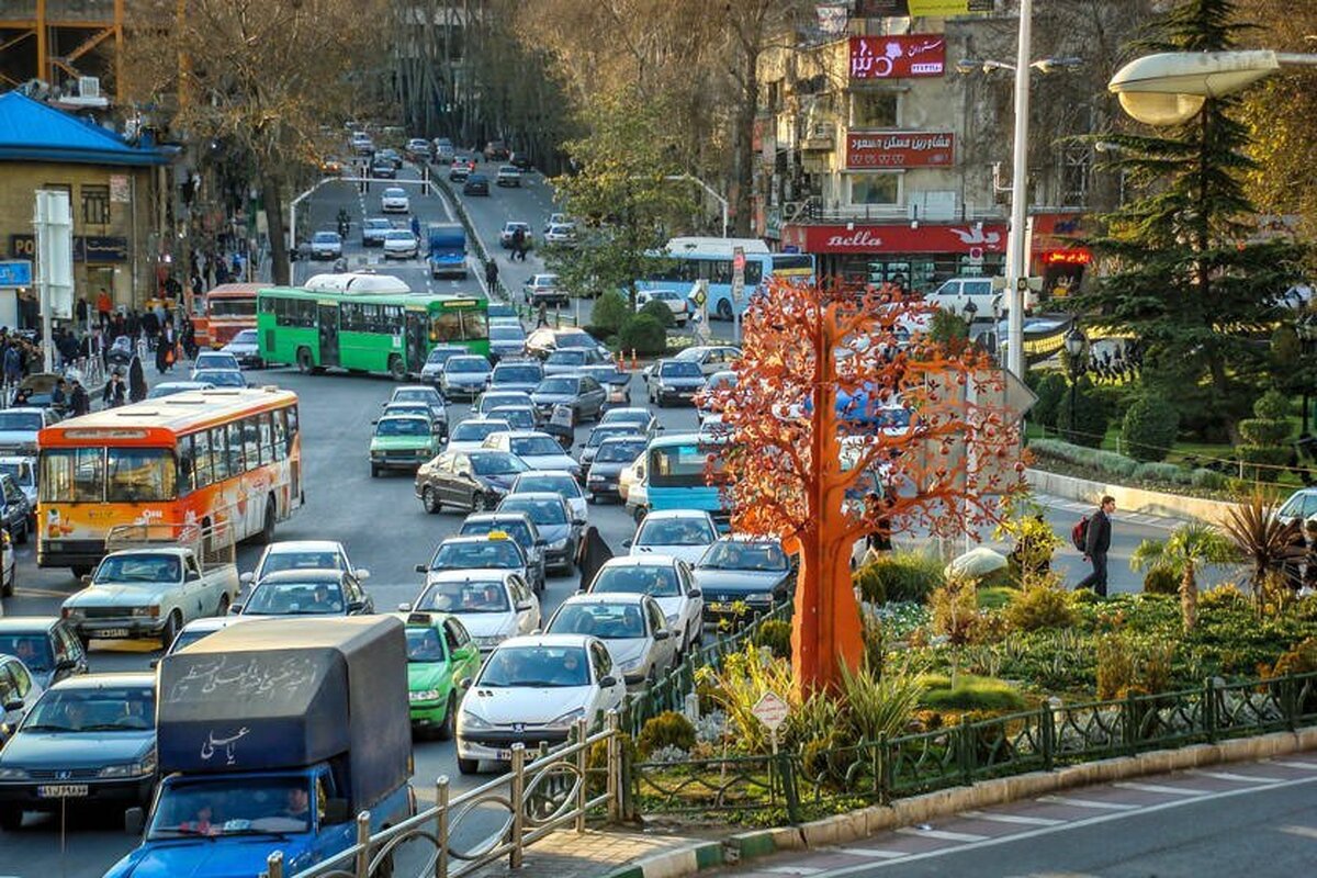 خطرریزش میدان تجریش/تهرانی‌ها مراقب باشند