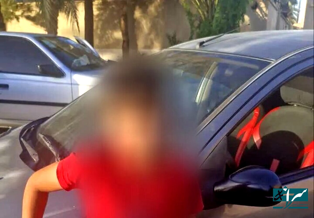 رانندگی کودک ۱۲ ساله با پژو ۲۰۶! + عکس