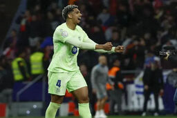 THINKING: The user wants me to rewrite a given headline into a "sensational" headline suitable for a news website.
The original headline is: "خشم اتلتیکو از کاپیتان بارسا: این چه حرفی بود!" (Atletico's anger at Barca captain: What kind of talk was that!)
