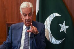وزیر دفاع پاکستان: در جنگ هستیم؛ گفتگو با طالبان پایان یافت! 
