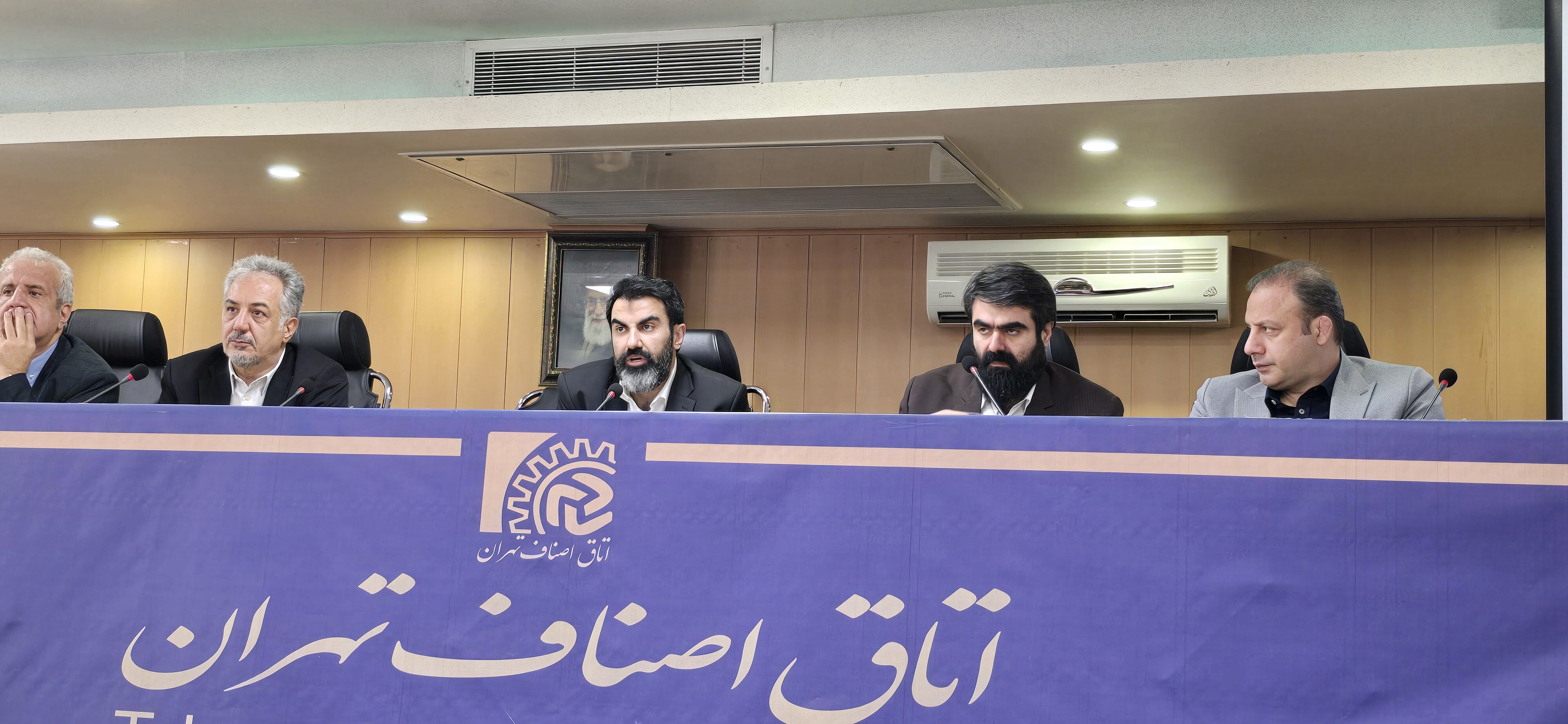 واردات لپ تاپ با تریلی به ایران / آمار عجیبی که لو رفت!