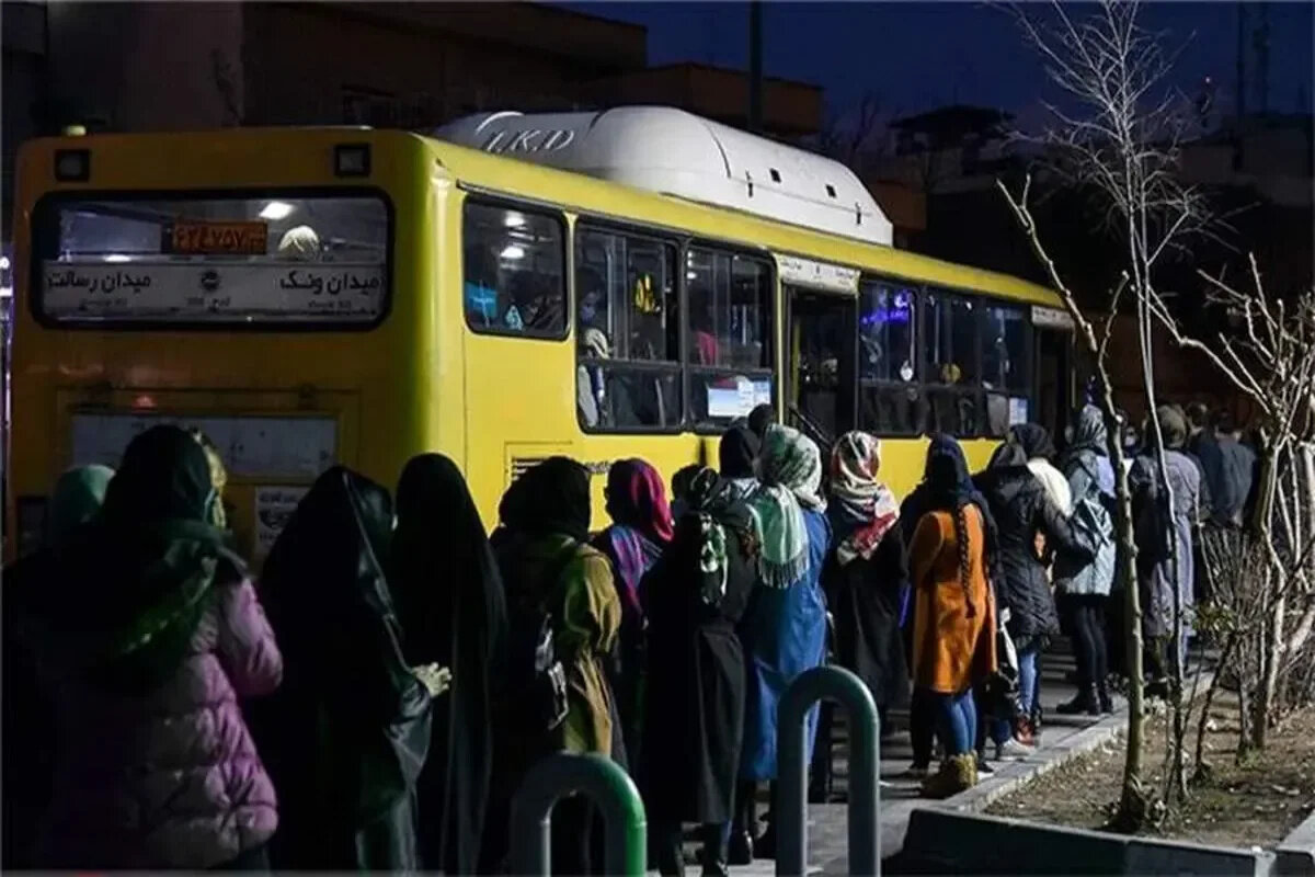 شوک‌آور: اتوبوس بانوان در تهران؛ تفکیک جنسیتی آشکار یا توجیهی برای شکست؟