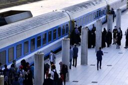 بازار سیاه فروش بلیت‌های نوروزی / هر واگن قطار ۵۰ میلیارد