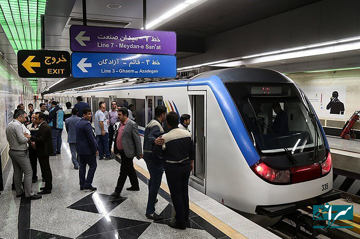 تعداد حیرت‌انگیز دستفروشان در مترو تهران!