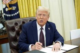 بمب خبری ترامپ: پنتاگون، همین حالا پرونده‌های محرمانه یوفو و فرازمینی‌ها را رو کن!