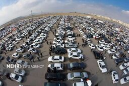 سونامی قیمت در بازار خودرو: مشتریان در انتظار انفجار قیمت‌ها!