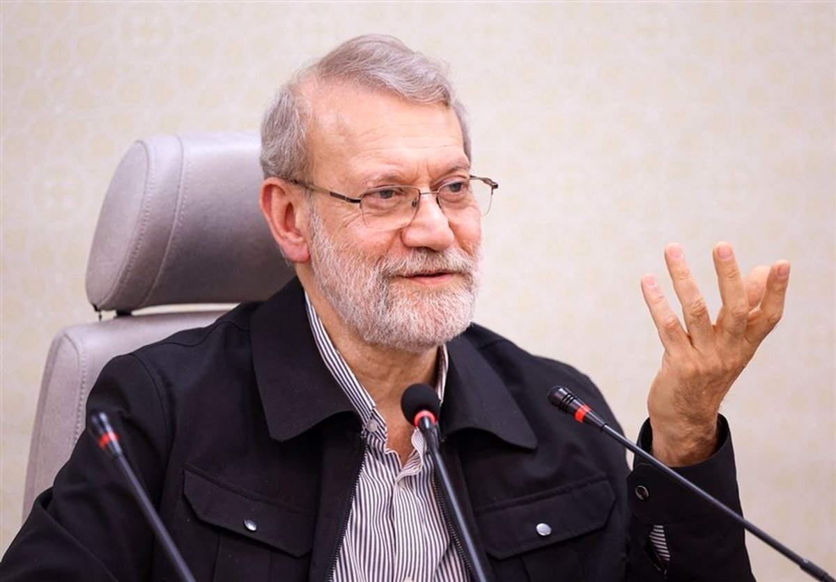 لاریجانی: امتیازدهی بی‌قیدوشرط، دشمن را عاقل نمی‌کند!