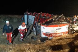 واژگونی اتوبوس کرمان-مشهد جان ۱۴ نفر را گرفت