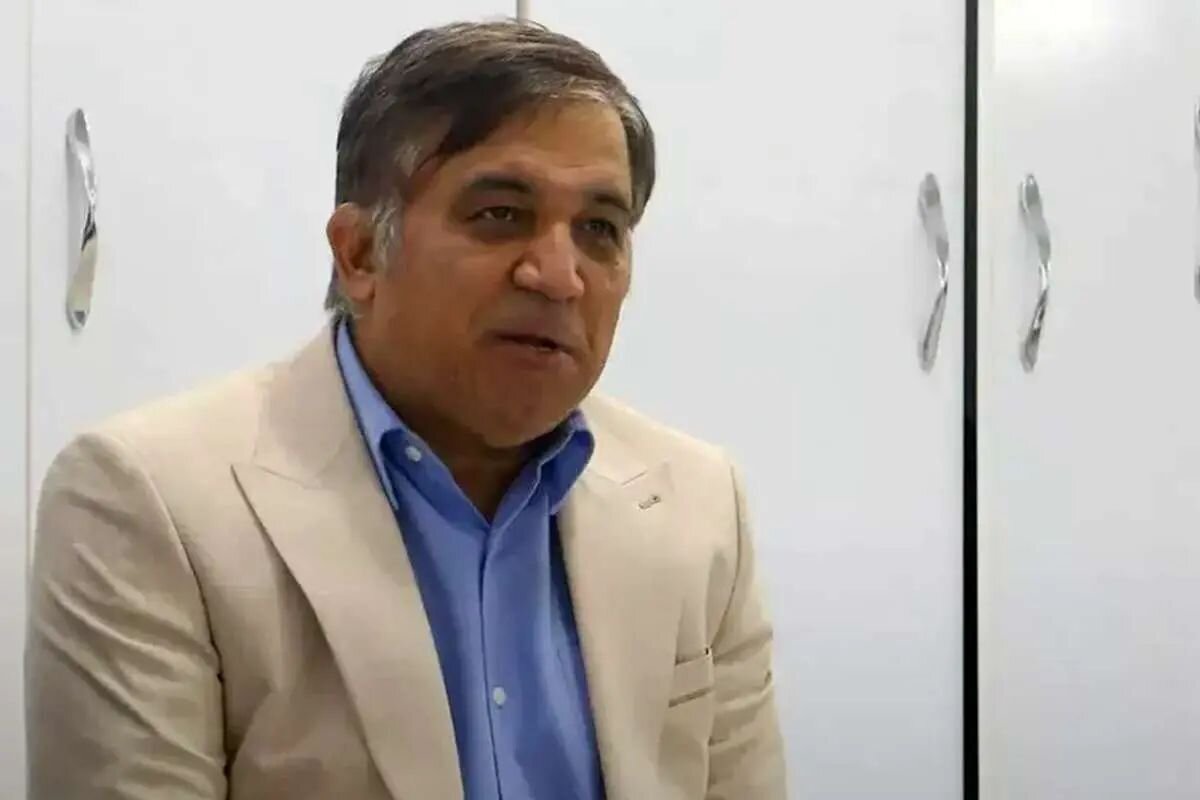 جنجال بزرگ در فوتبال ایران: رئیس هیئت مدیره استقلال از طرحی که صدای هواداران را خفه می‌کند، رونمایی کرد!