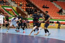 شوک بزرگ در هندبال: استقلال صدرنشین شد!/ آغاز طوفانی سایپا و سپاهان در نیم‌فصل؛ لیگ به آتش کشیده شد؟
